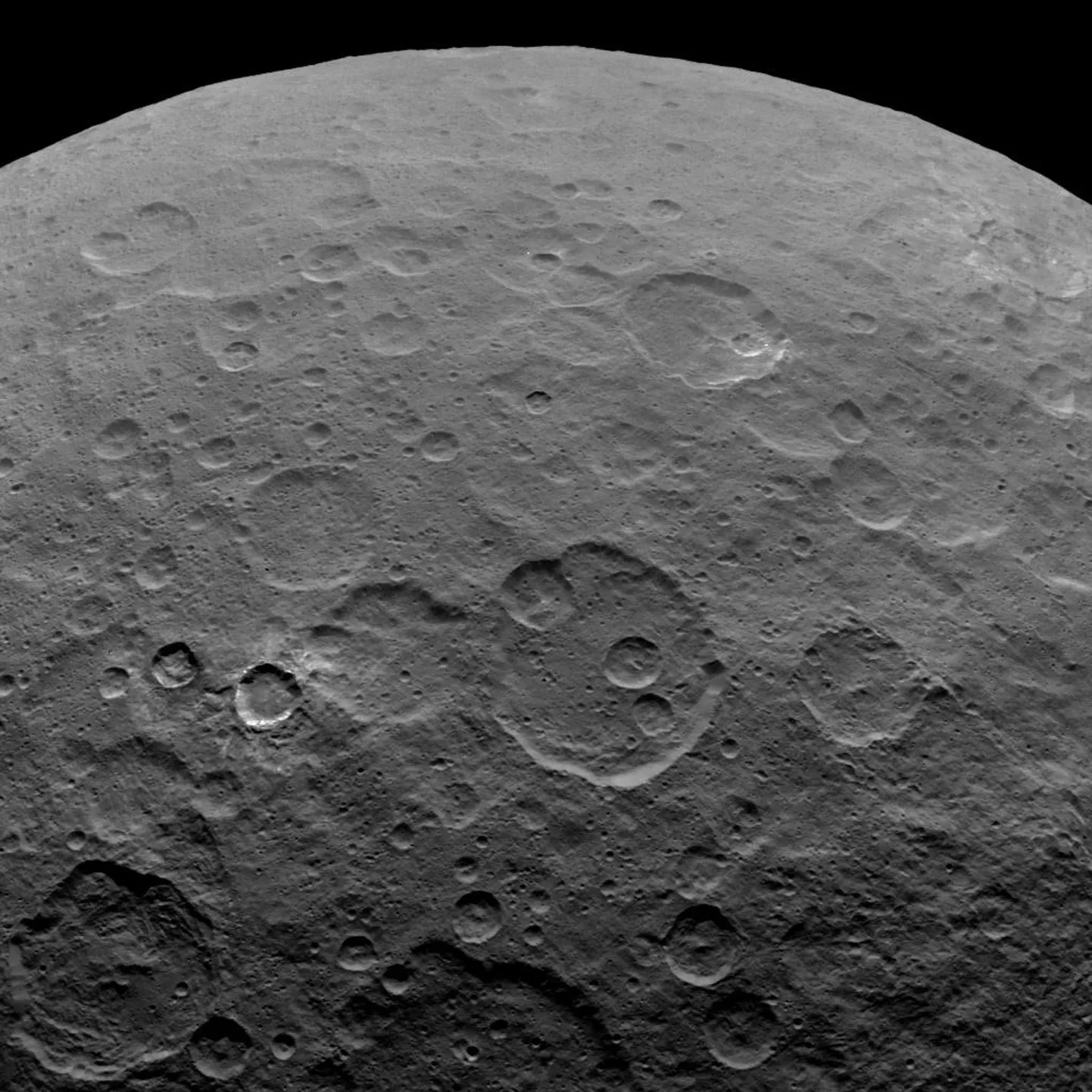 NASA kosmoseaparaat Dawni pilt kääbusplaneet CERESest.