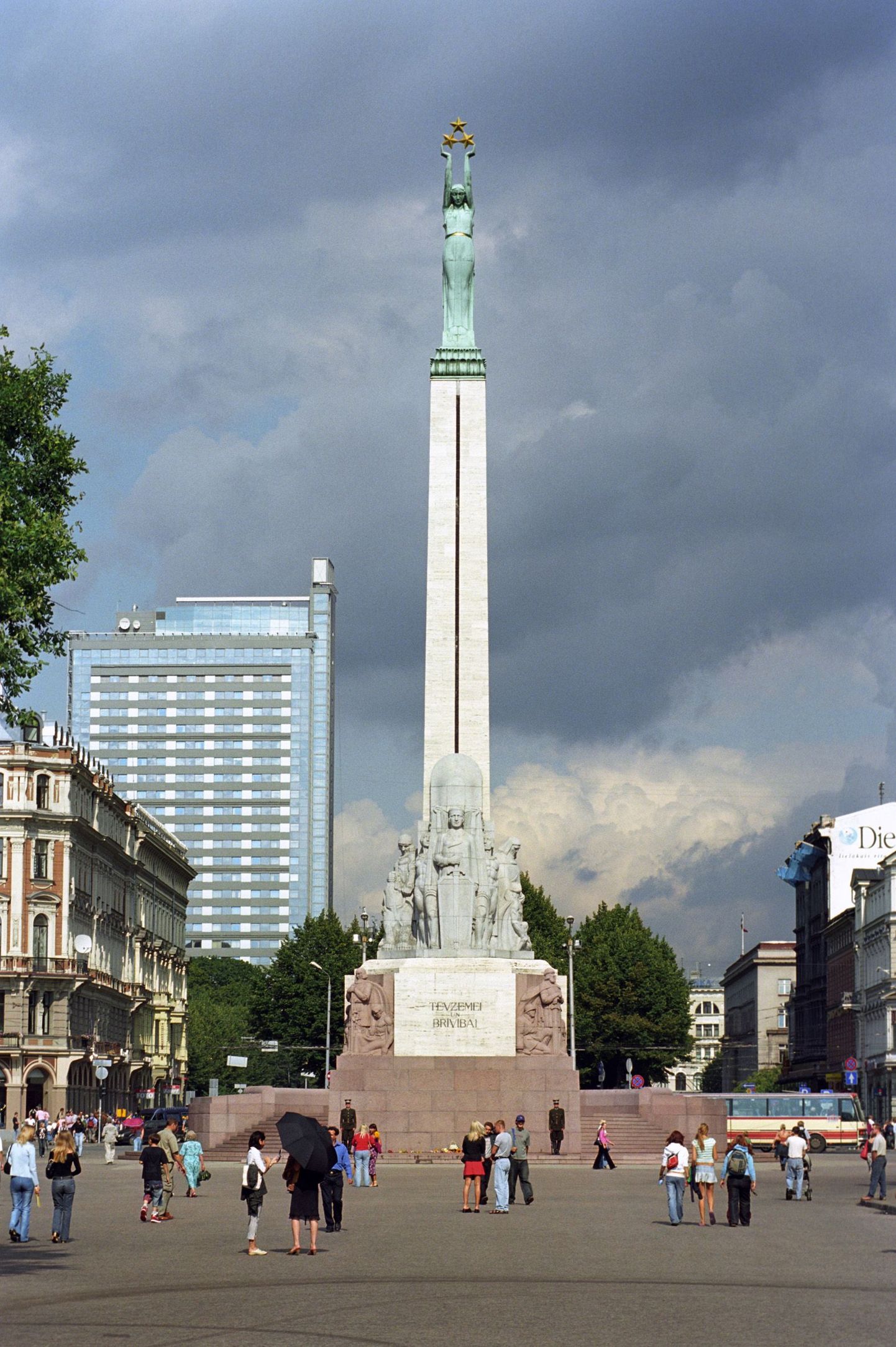 Памятник Свободы в Риге.