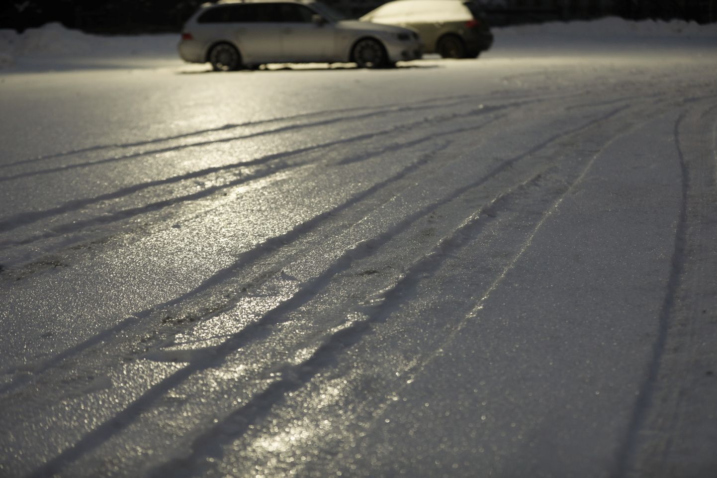 Saistībā ar sniegu, lietu un atkalu apgrūtināti braukšanas apstākļi,