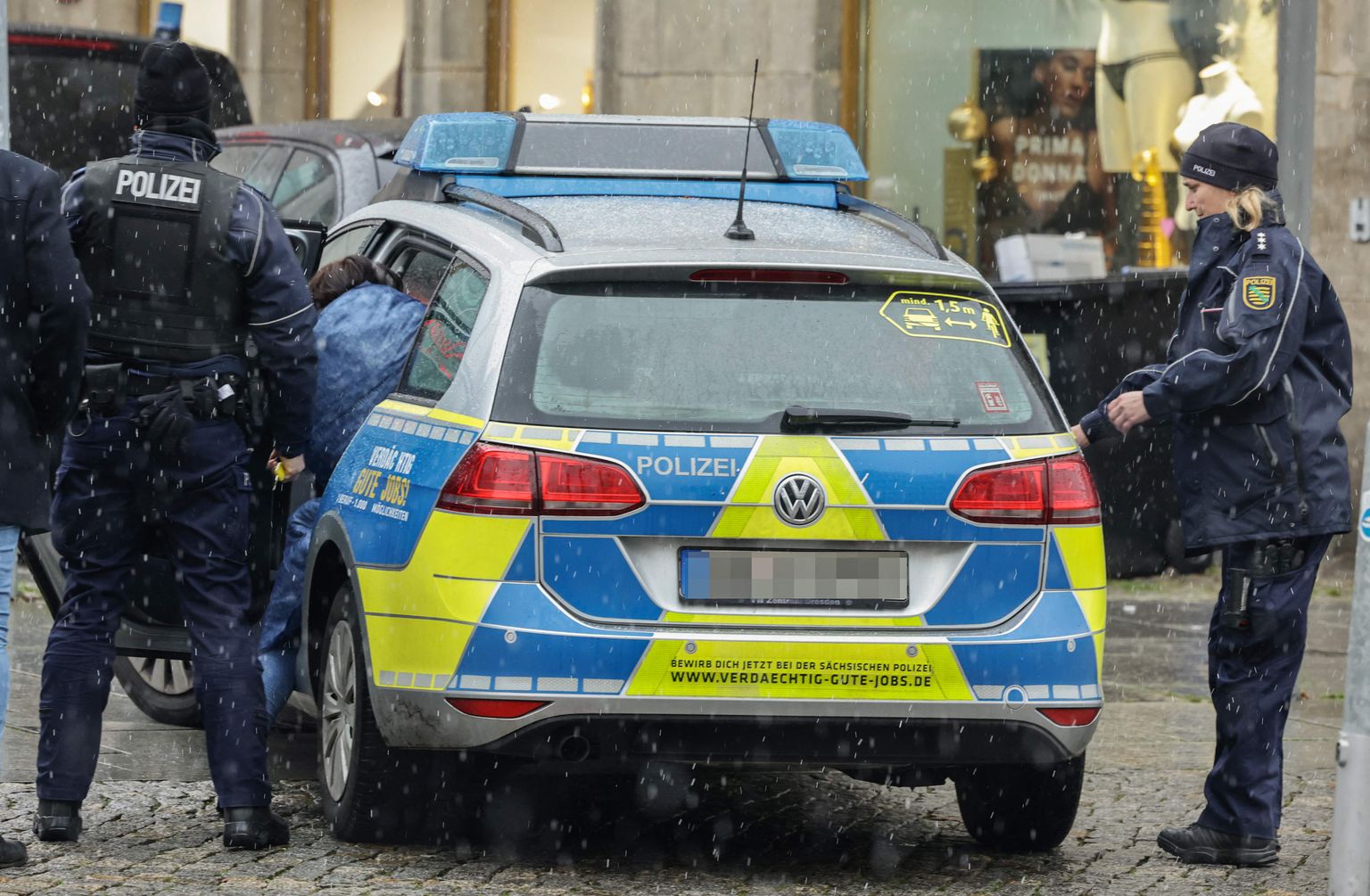 Saksamaa politsei tegutsemas Dresdenis, 10. detsembril 2022. aastal.