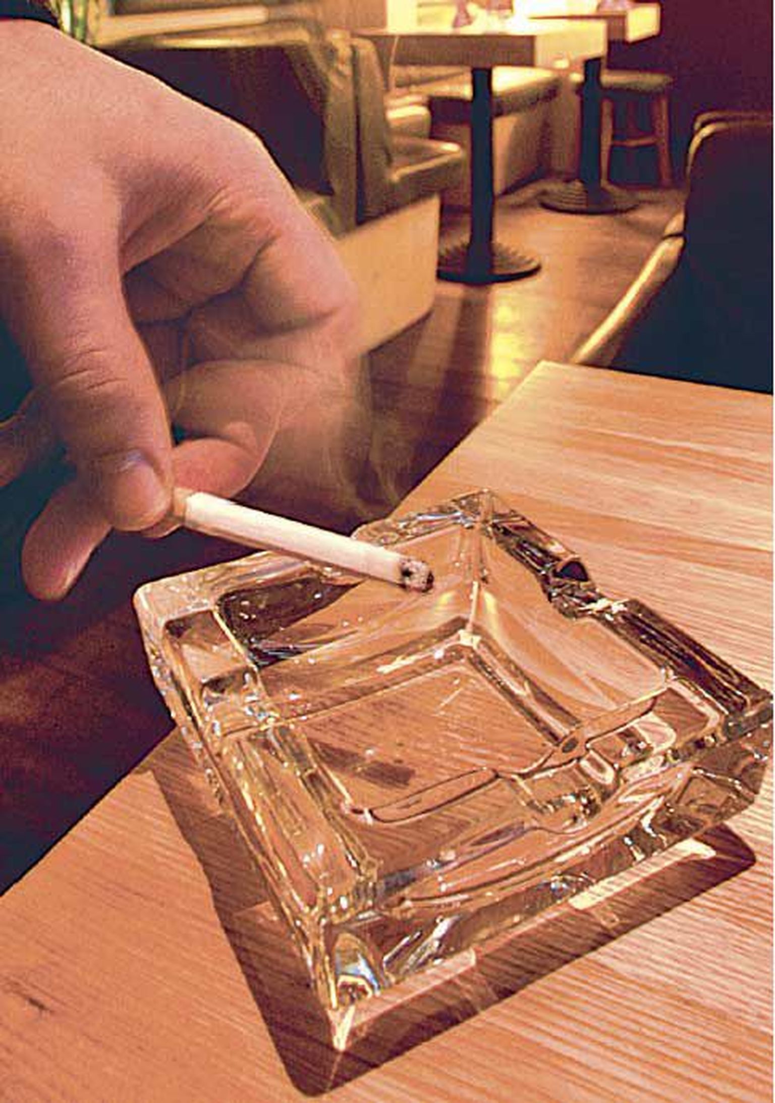 Tšehhi kohvikutes ja restoranides ei tohi tulevast aastast ka e-sigaretti teha.