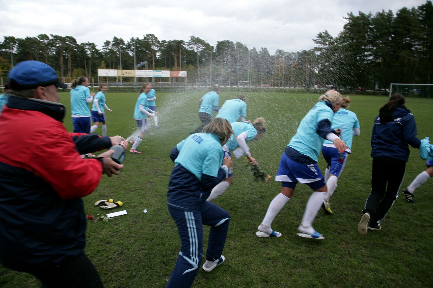 Pärnu jalgpalliklubi naiskond on võitnud tänavu Eestis kõik võimalikud tiitlid. Täna õhtul selgub, kas trofeeriiulisse lisandub ka karikavõistluste peaauhind.