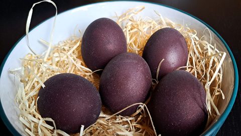 VIDEO ⟩ Kristāliņos tērptas Lieldienu olas