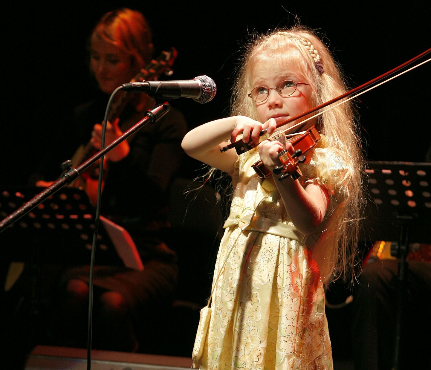6aastane Elbe Reiter mullusel Pärnu linna ja maakonna noorte solistide konkursil.