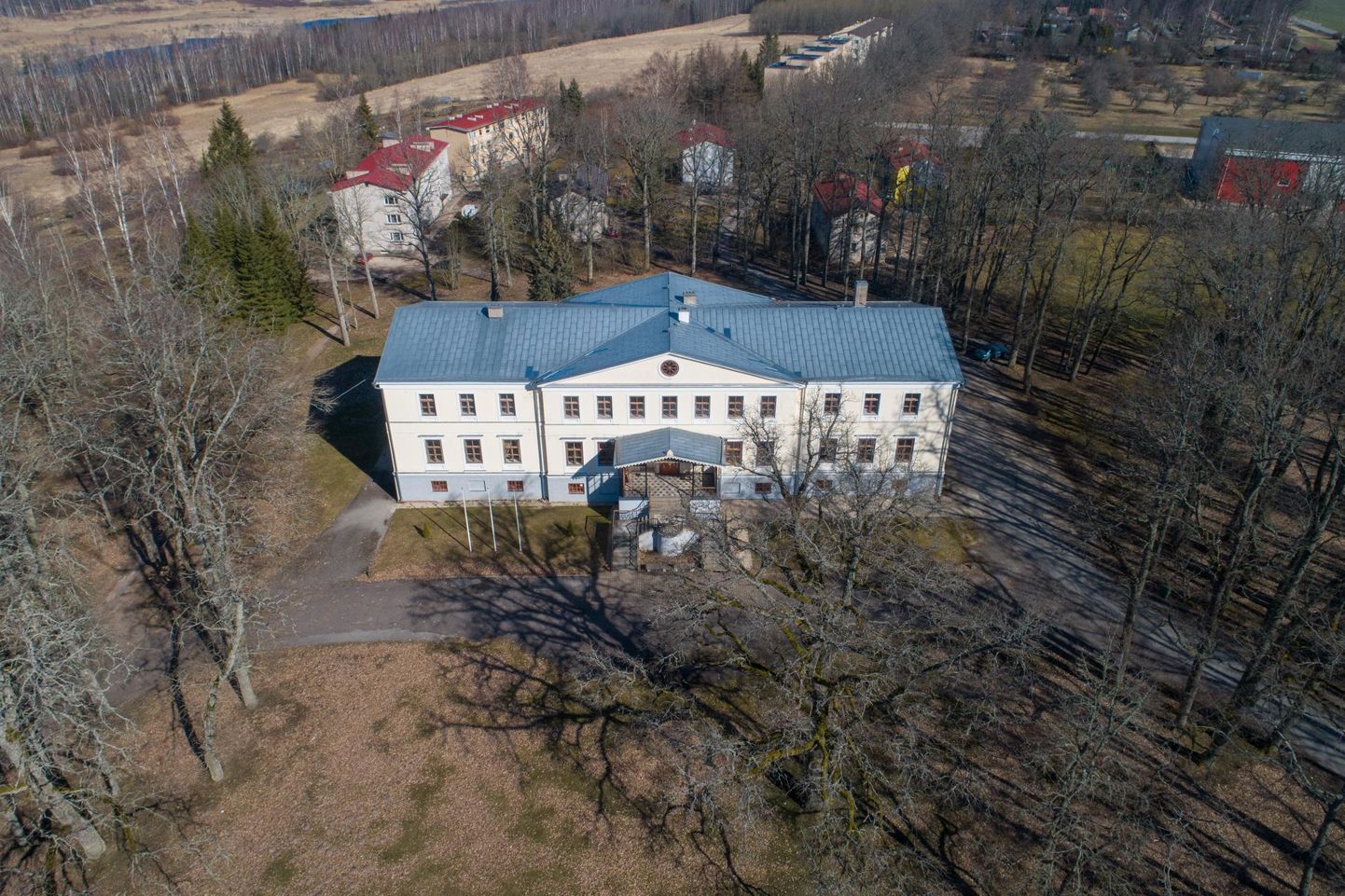 Haridus- ja teadusministeerium otsustas täielikult korda teha Viljandi kutseõppekeskusele kuuluva Vana-Võidu mõisa.