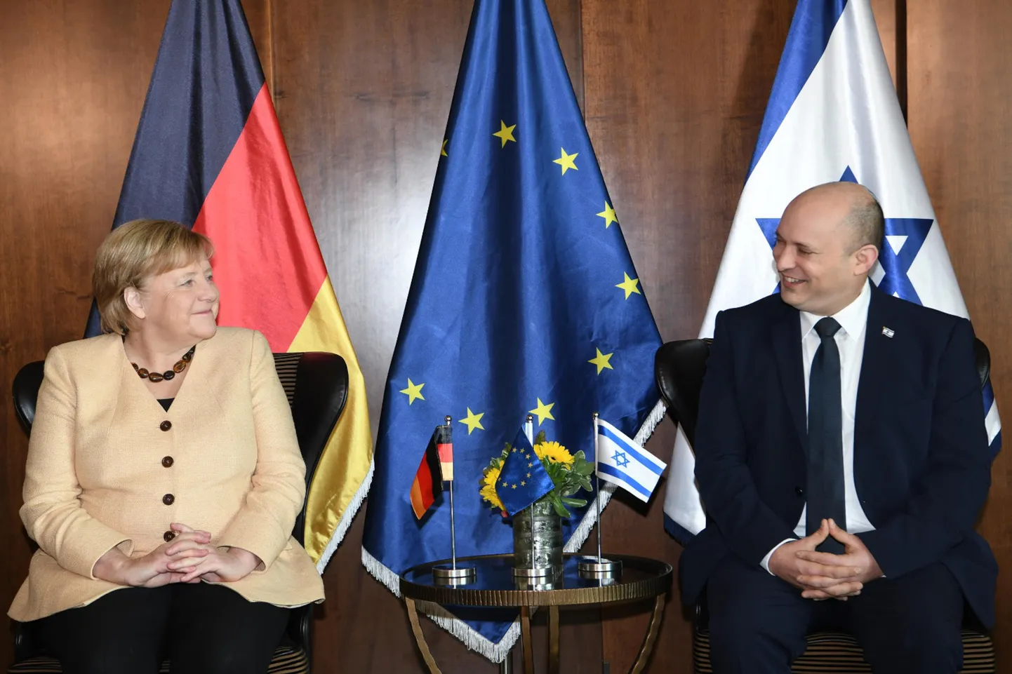 Saksa kantsler Angela Merkel ja Iisraeli peaminister Naftali Bennett.
