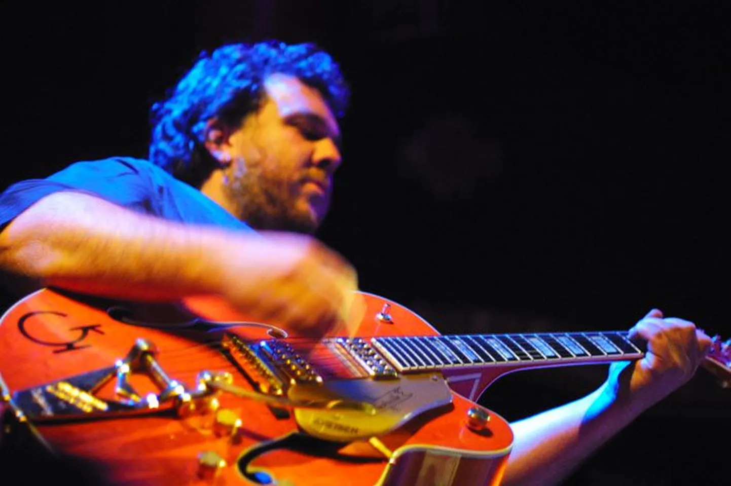 Kitarrikeeli näpib virtuoos – Robin Guthrie.