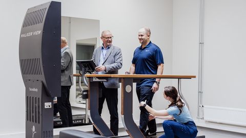 Medicum привез в Таллинн передовых роботов для реабилитации рук и ходьбы