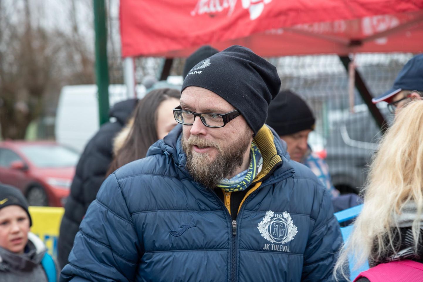 Tuleviku jalgpalliklubi kogukonnajuht Marek Tiits kutsub inimesi üles praegusel raskel ajal toetama spordiklubisid ja treenereid.
