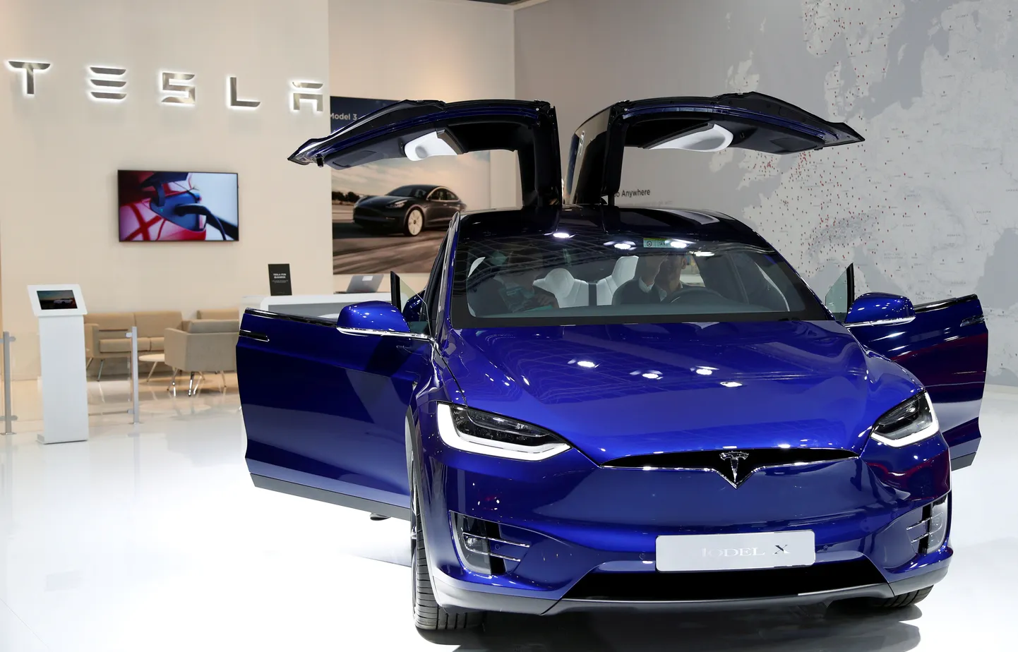 Tesla Model X.