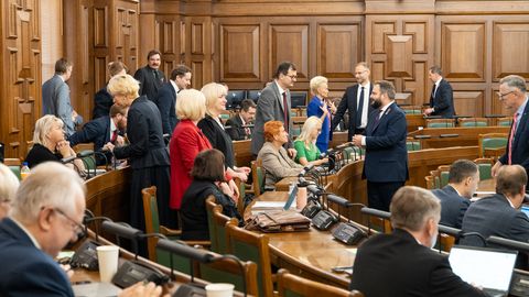 Saeima konceptuāli atbalsta nākamā gada budžetu – 51 balss "par", 45 "pret"