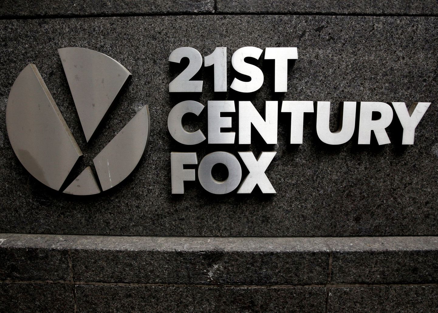 21st Century Fox  logo  New Yorgi peakontori seinal
