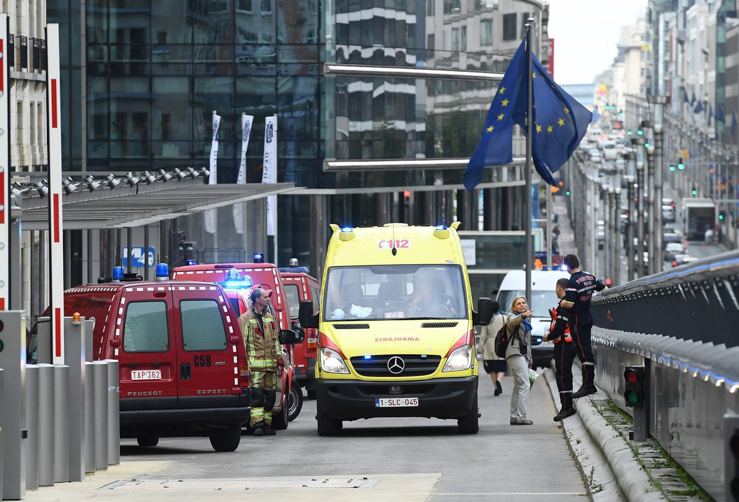 Kiirabi Euroopa Liidu Nõukogu hoone ees Brüsselis.