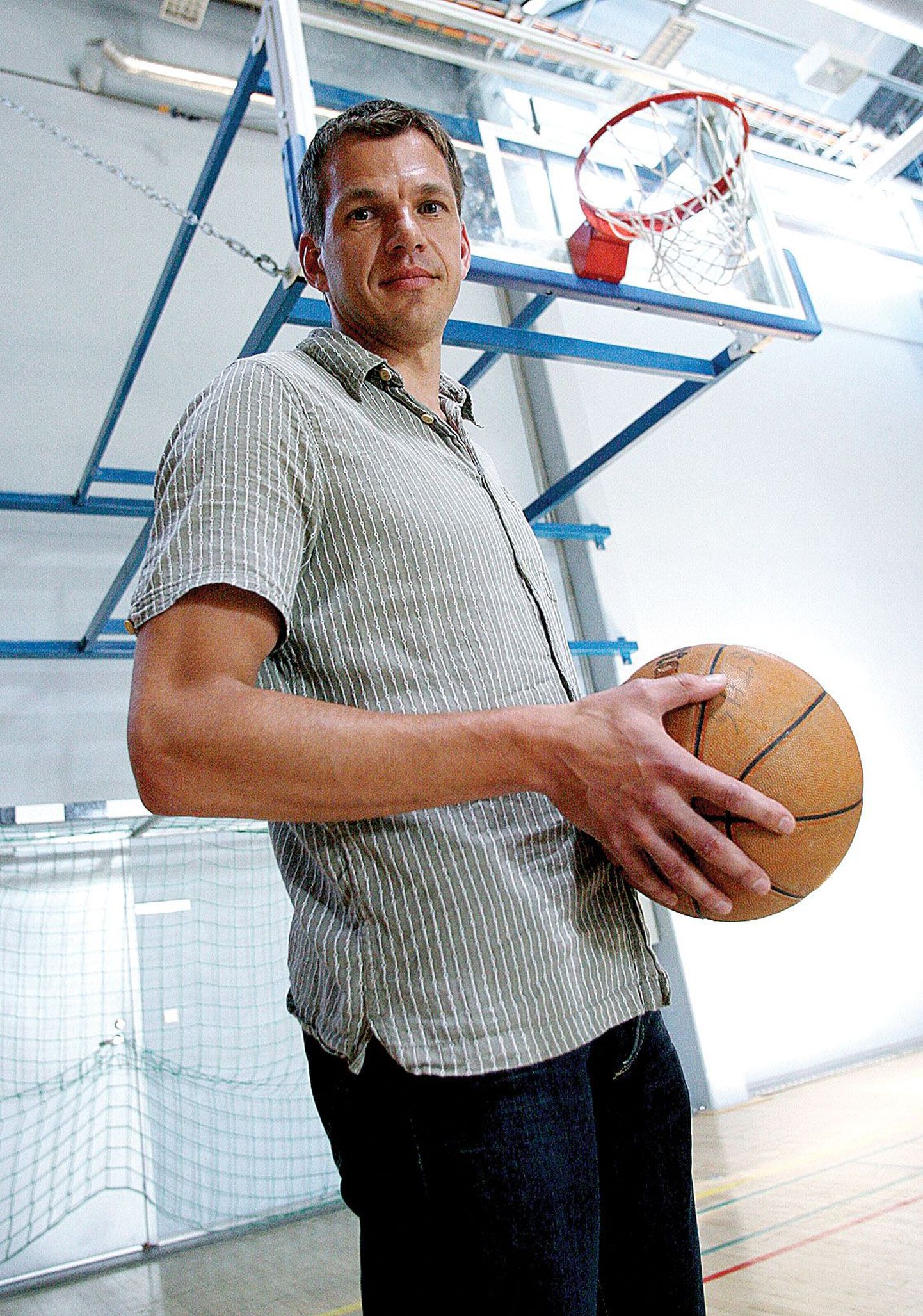 Andres Ottenderi ülesanne on korrastada TÜ akadeemilise spordiklubi korvpallisüsteem.