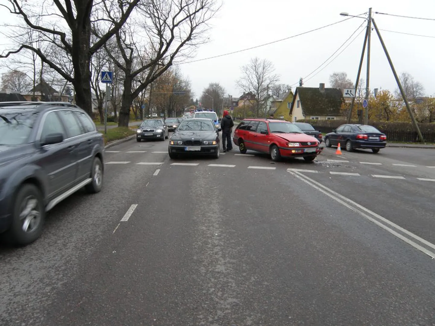 Liiklusõnnetus Tartus Riia ja Lunini tänava ristmikul, milles osales neli autot.