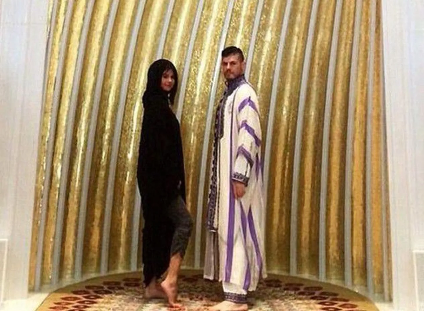 Selena Gomez Abu Dhabi mošees