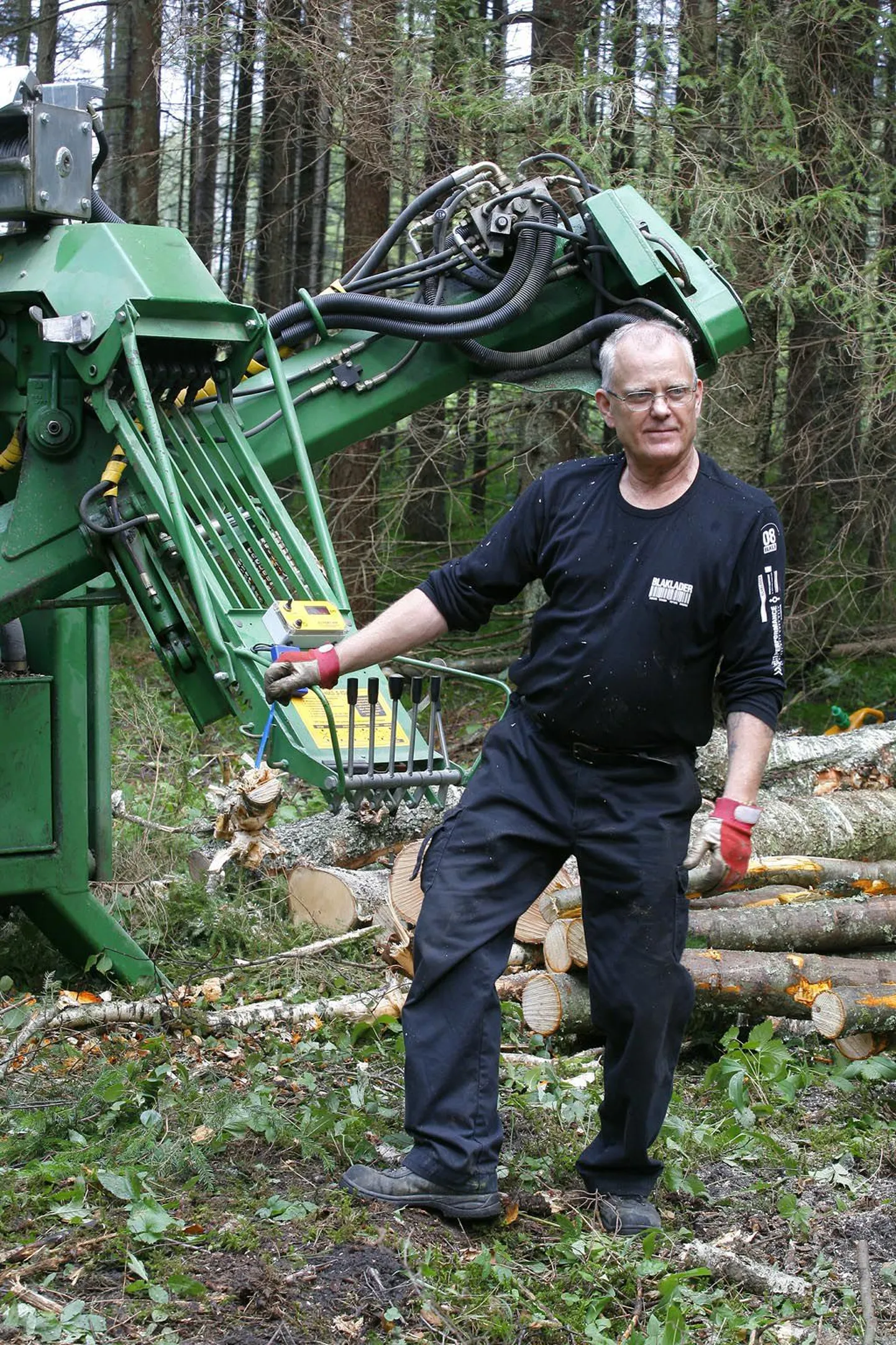 OÜ Jagudi Metsa valdustes rassib väsimatult rootslasest ettevõtja Leif Fors.