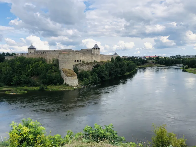 Вид на реку Нарову.