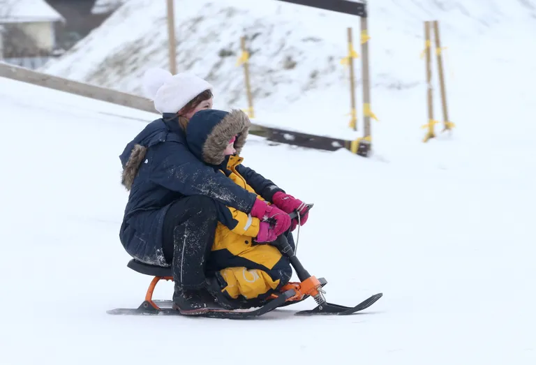 Kõrgelt kelgult mahapudenemine muutub ohtlikuks siis, kui kiirus suureks läheb.