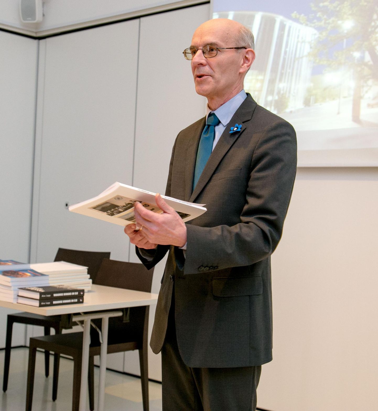 Kodu-uurimiskonverentsile esitatud tööde hindaja Pärnu muuseumi direktor Aldur Vunk.