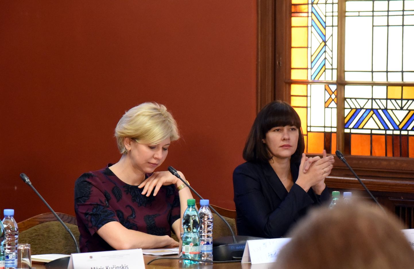 Veselības ministre Anda Čakša un finanšu ministre Dana Reizniece-Ozola