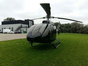 Helikopter eile Sadamateatri juures.