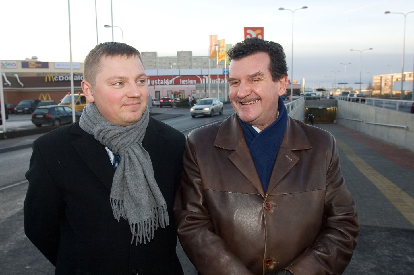TLT tänane juht Deniss Boroditš (vasakul) ja ametist kõrvaldatud Toivo Moorast kümmekond aastat tagasi, kui Boroditš oli abilinnapea ja Moorast Lasnamäe linnaosavanema asetäitja.