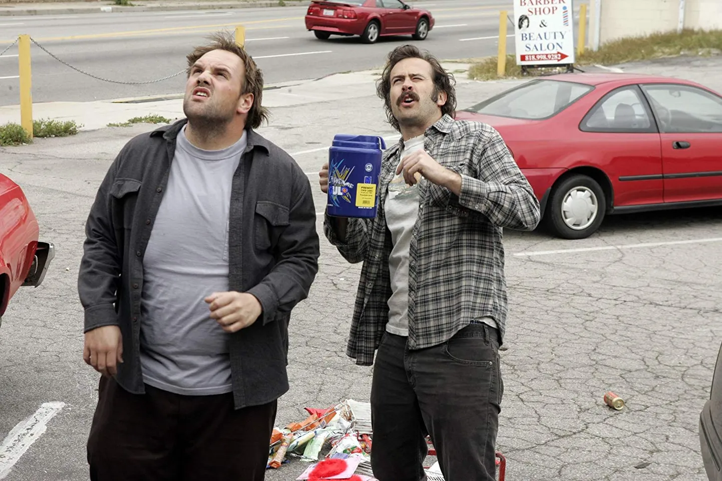 Näitlejad Ethan Suplee ja Jason Lee mängisid telesarjas «Minu nimi on Earl»  kokku neli hooaega.