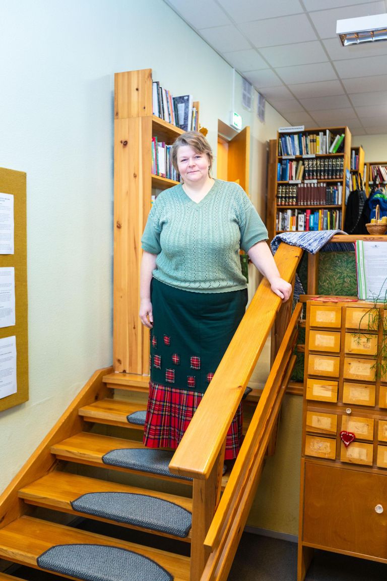 Peri haruraamatukogus, kus Margit Õkva töötab, on ligemale 13 000 köidet. Iga päev tuleb juurde üks raamat.