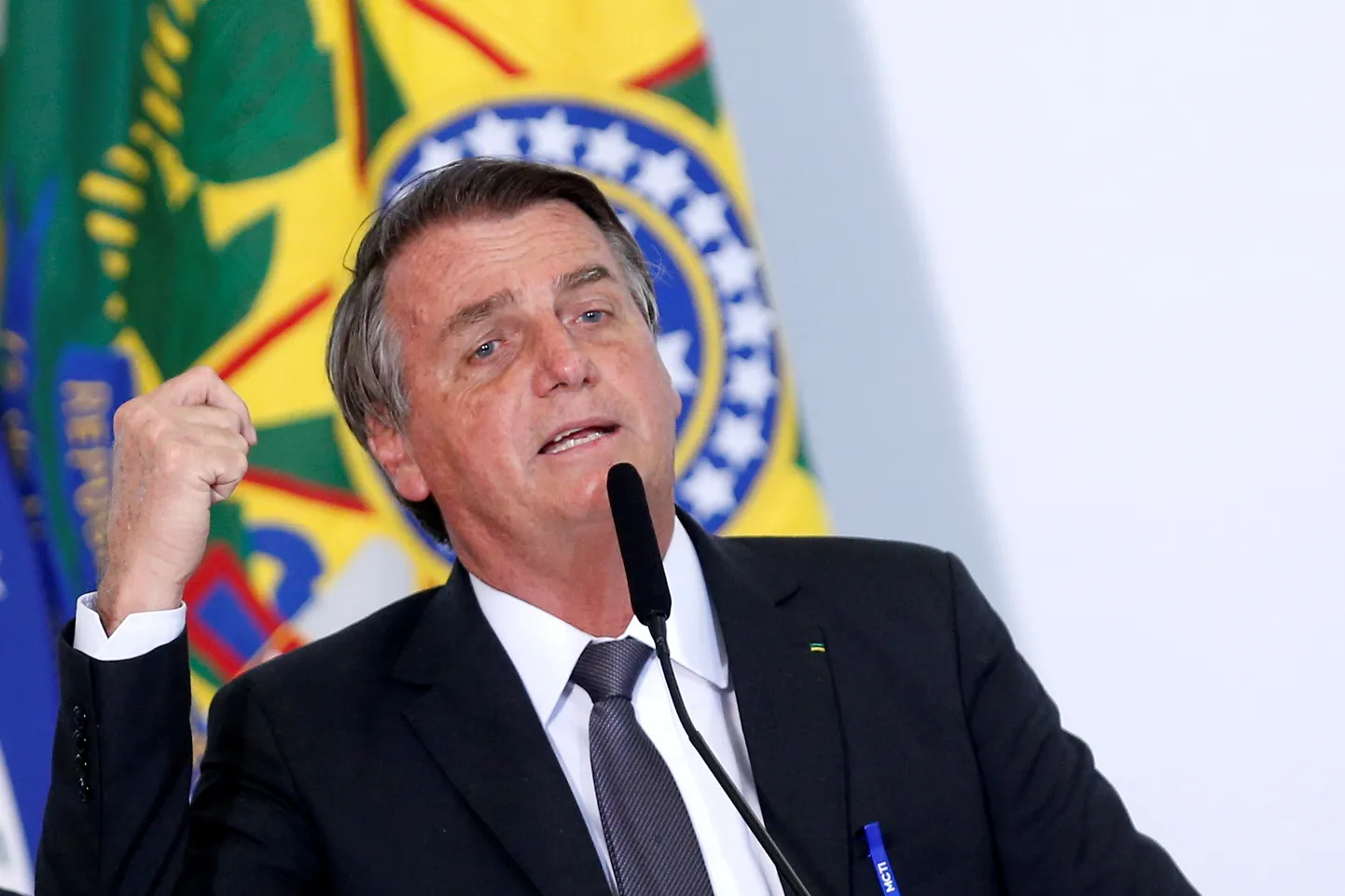 Brasiilia president Jair Bolsonaro eile kõnet pidamas.