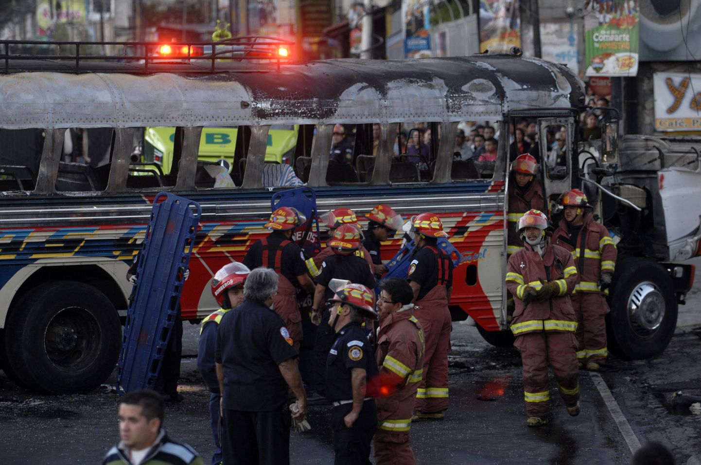 Взорванный автобус в Гватемале