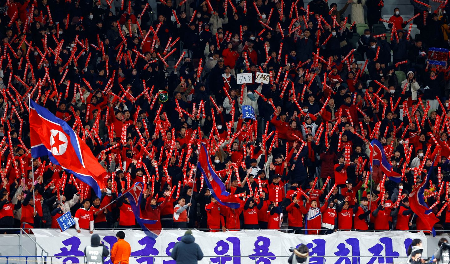 Põhja-Korea jalgpallifännid Jaapanis peetud kohtumises.