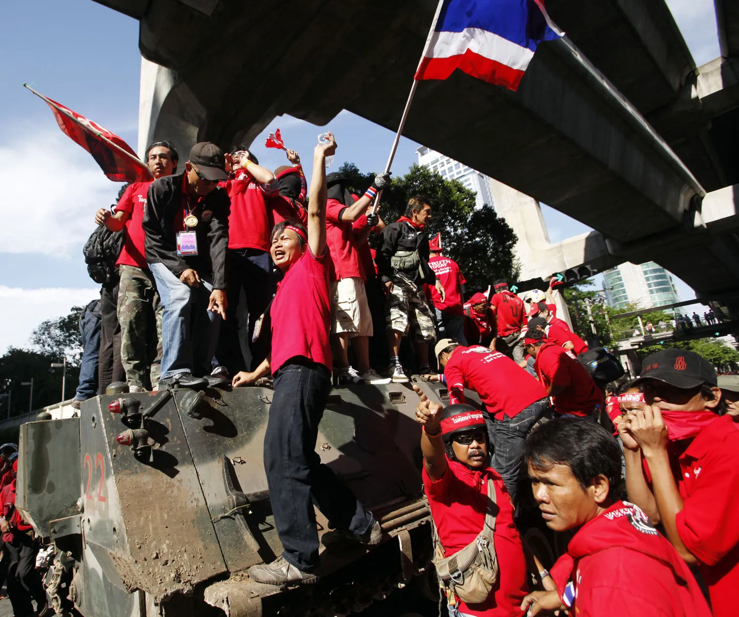 Краснорубашечники требуют вернуть Таксина Чинавата.