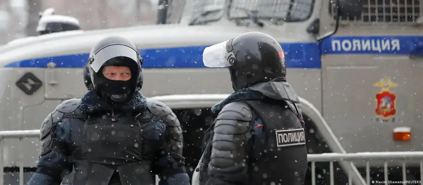 Полицейский автомобиль