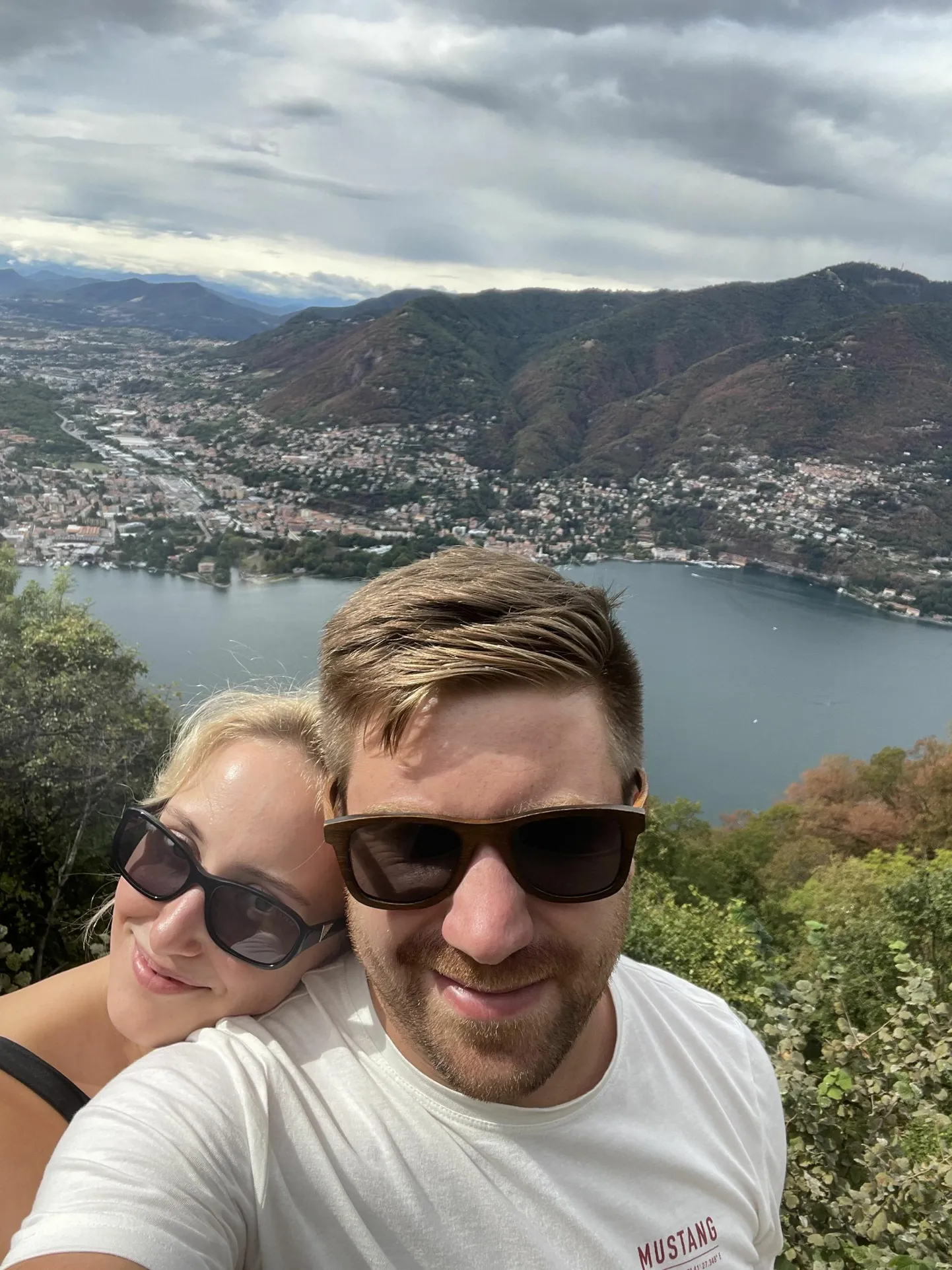 Alvar ja Janet Tint Como järve ääres