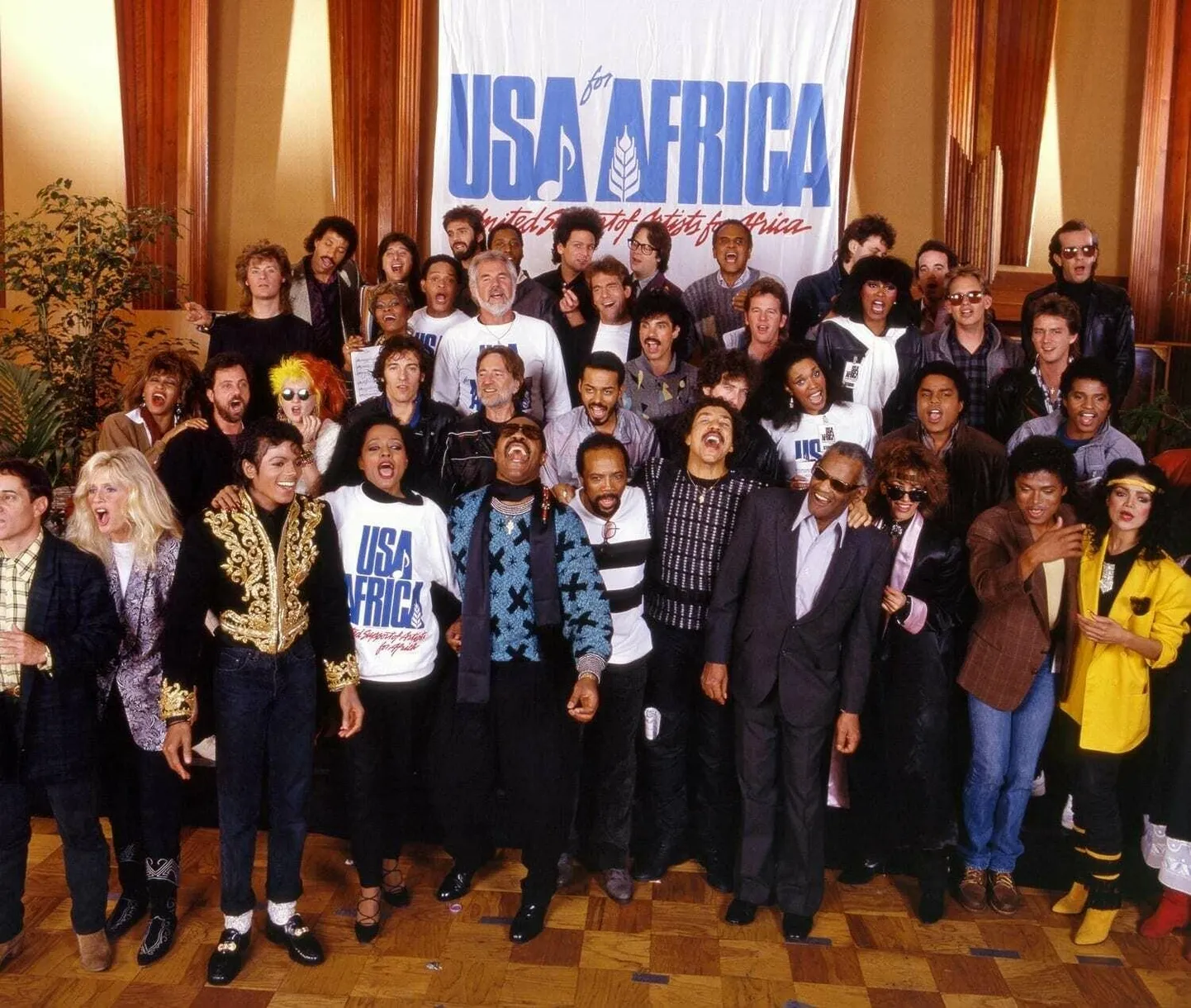 Heategevusliku singli «We Are The World» salvestamiseks kogunes 1985. aasta jaanuaris 46 USA tolle aja suurimat staari. Kümmet nendest pole enam meie hulgas.