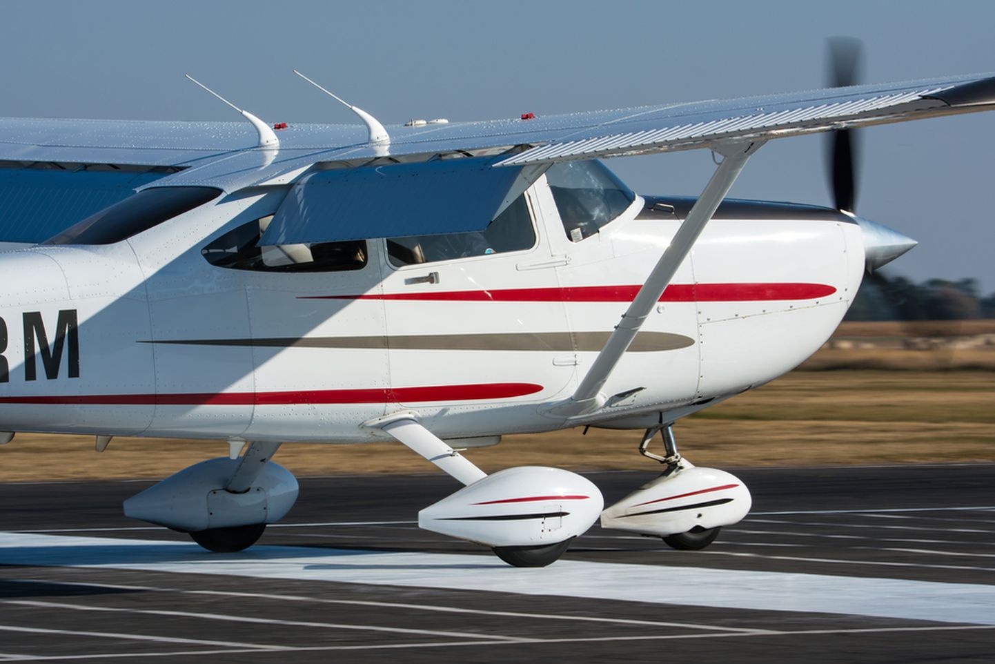 Väikelennuk Cessna 182. Foto on illustreeriv