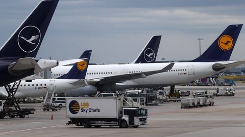 ВОТ ЭТО РОСКОШЬ! ⟩ Скоро на борту: Lufthansa показала новый люксовый первый класс с двуспальной кроватью