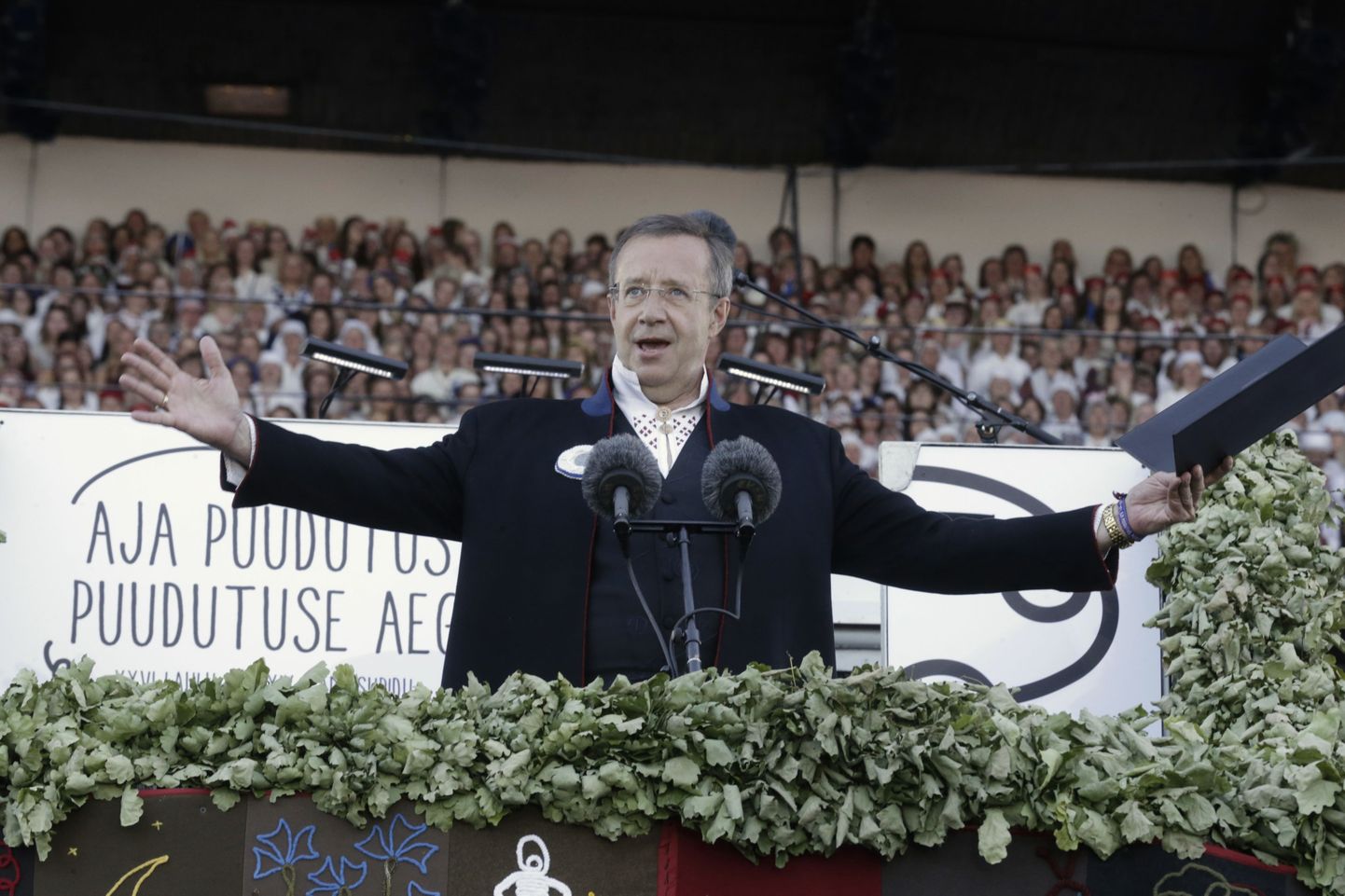 President Toomas Hendrik Ilves peab laulupeol kõnet.