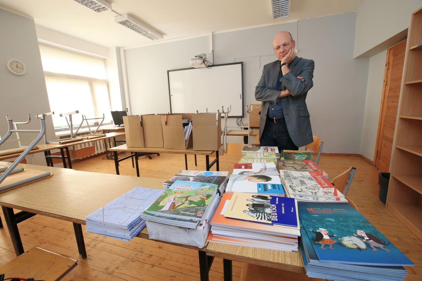 Tartu Variku kooli direktor Peeter Kikas on terve suve otsinud uut matemaatika- ja väikeklassiõpetajat, kuid tulemust pole siiani.