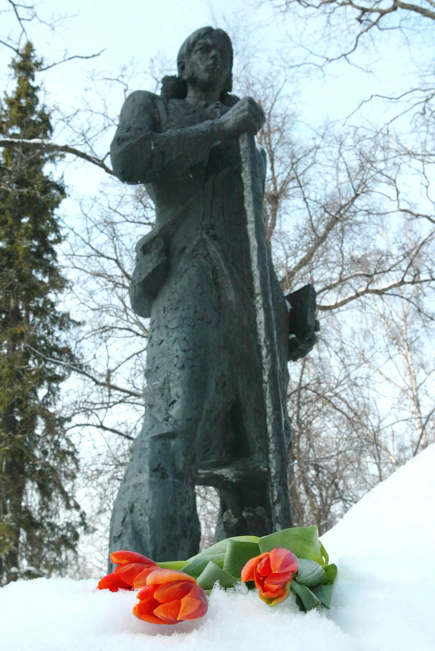 Emakeelepäeva tähistatakse luuletaja Kristjan Jaak Petersoni sünniaastapäeval, 14. märtsil.