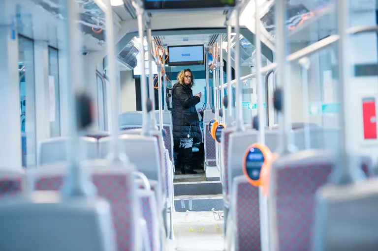Tallinna uue trammi sisemus.