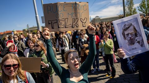 Čehijā studenti protestē pret plāniem samazināt sabiedrisko mediju finansējumu
