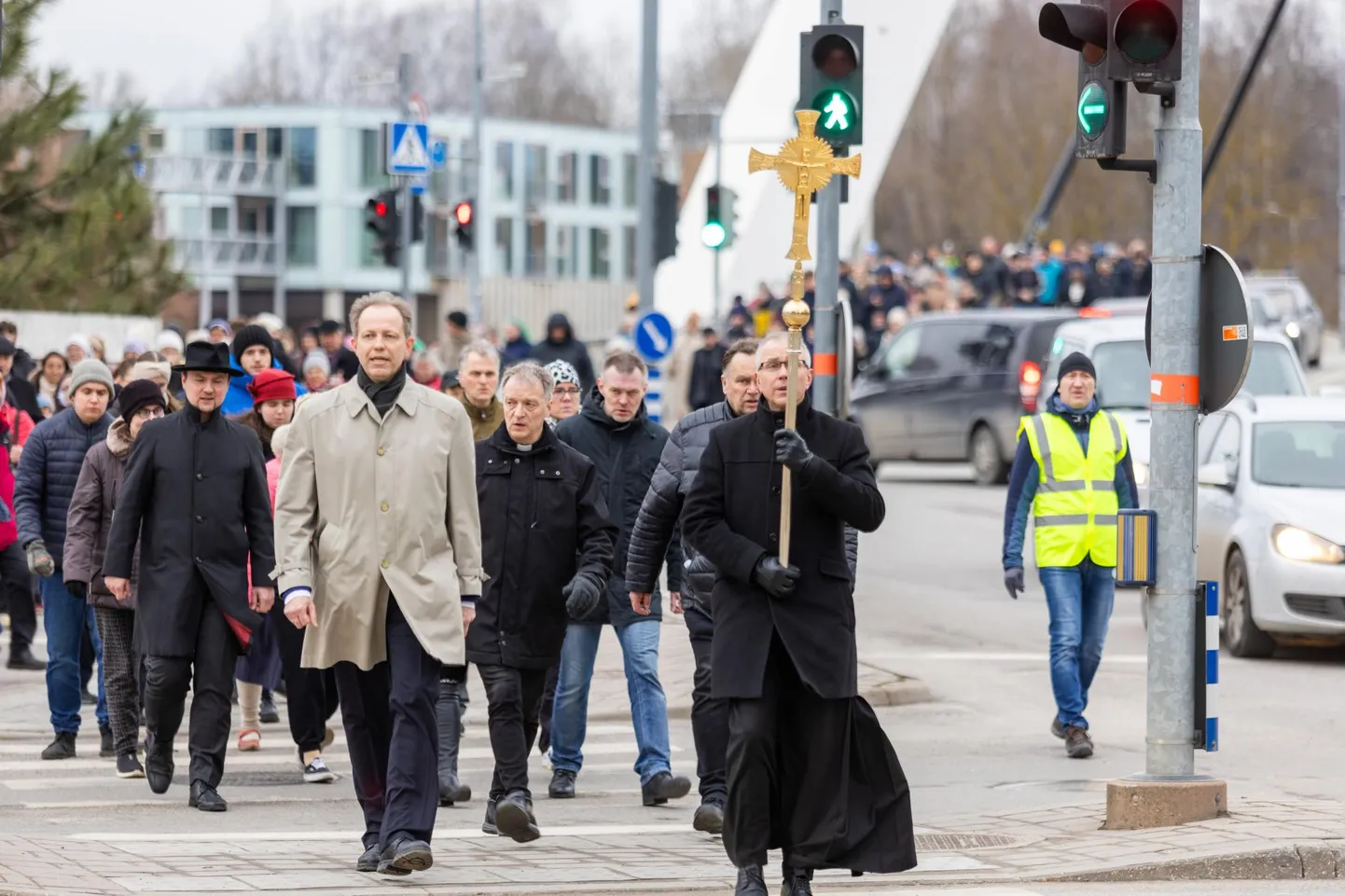Suurel reedel toimub ristitee palverännak, kus üksmeelses palves käiakse läbi kirikud, et mõista Jeesuse ristiteed.