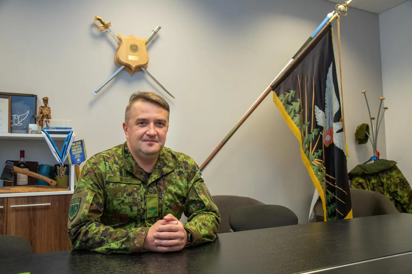Sakala maleva pealik Andrus Tiitus kinnitab, et Eesti riik on kaitstud ning praegu meile mingisugust sõjalist ohtu pole.