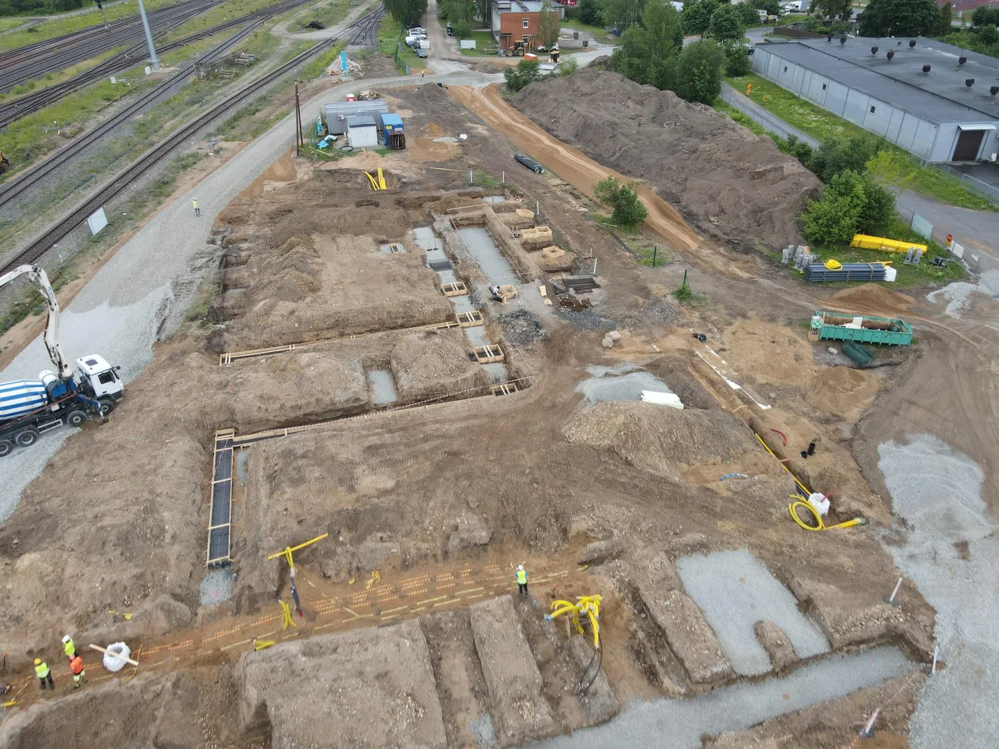 Praegu käib objektil vundamentide, hoonealuste kommunikatsioonide ja torustike ehitus.