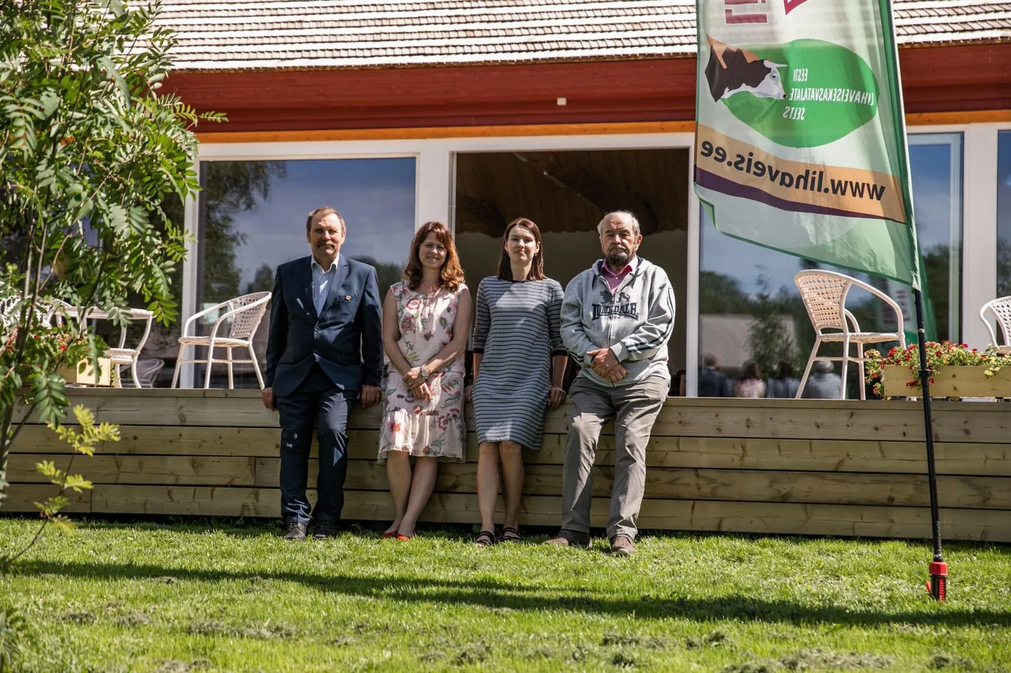 Pildil (vasakult) seltsi eelmine ­tegevjuht Aldo Vaan, juhatuse esimees Jane Mättik, tegevjuht Moonika Kuningas ja auliige Leino ­Vessart.