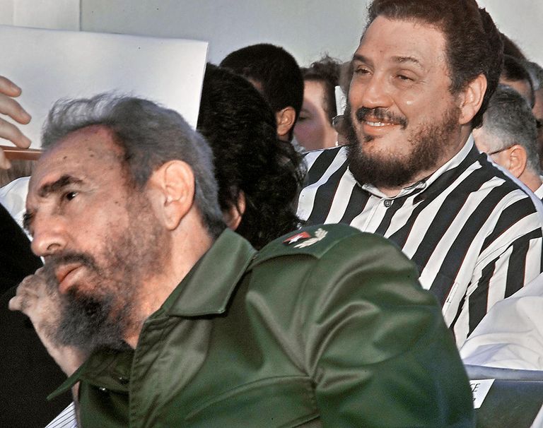 Fidel Castro (vasakul) ja Fidel Castro Diaz-Balart 2002. aastal.