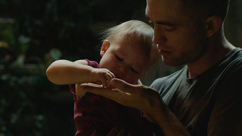 Kõhe treiler: Üksikisa Robert Pattinson võitleb julmas kosmoseulmekas enda ja tütre elu eest