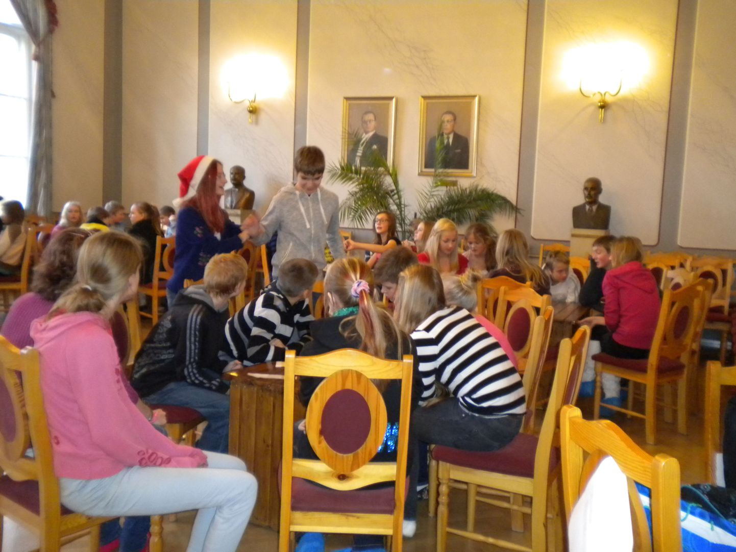 Saksa keelt õppivad seitsmendikud tähistasid Kuninga tänava põhikoolis Nikolausi päeva.